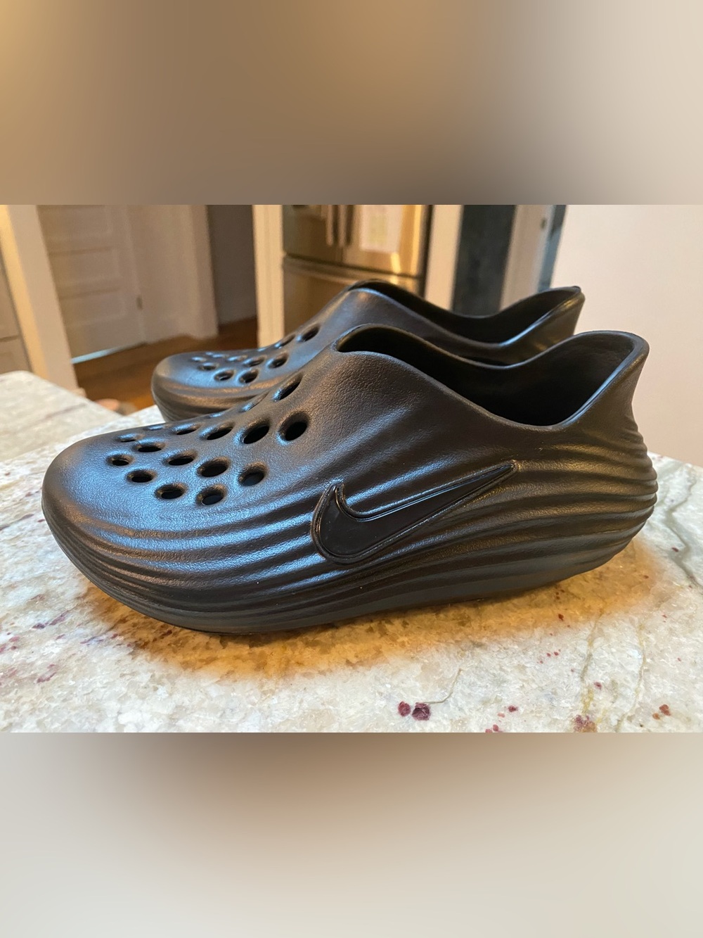 Nike ReactX Rejuvin8 Recovery Shoes Black Kids size 4Y